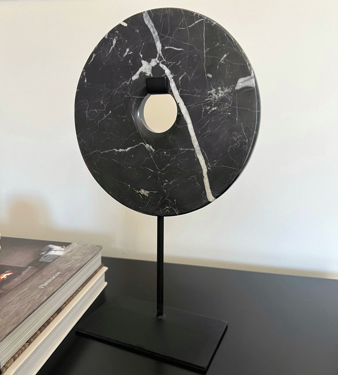 Noir Marble Disc Stand